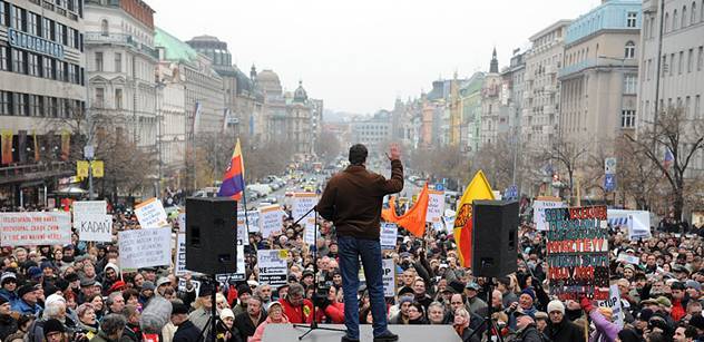 Protivládní demonstrace na Václaváku. Dorazit mají prý desítky tisíc lidí